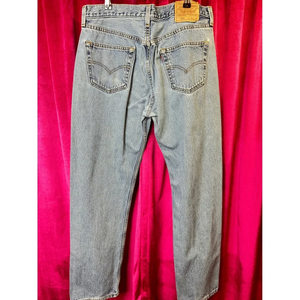 Levis before pocket shipping